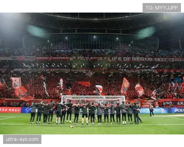 卡马文加盘带亮眼助力球队回暖，球迷热切期待后续表现