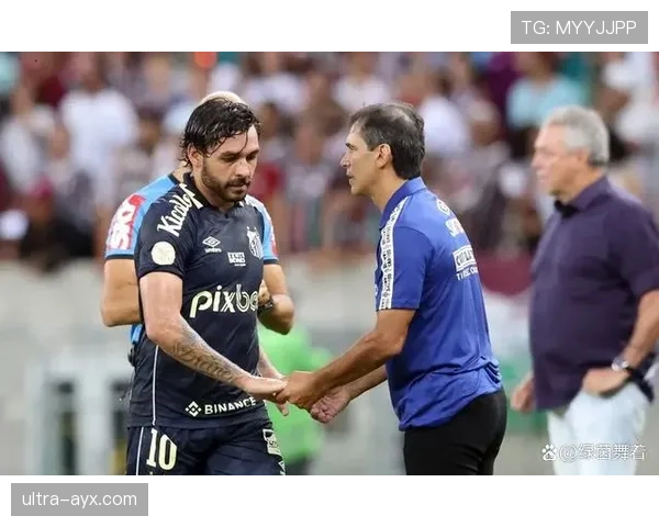 列日边路快攻闪耀赛场,新战术体系引球迷热盼 列日边路快攻闪耀赛场,新战术体系引球迷热盼