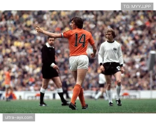 克鲁伊夫战术遗产：重塑现代足球理念的深远影响